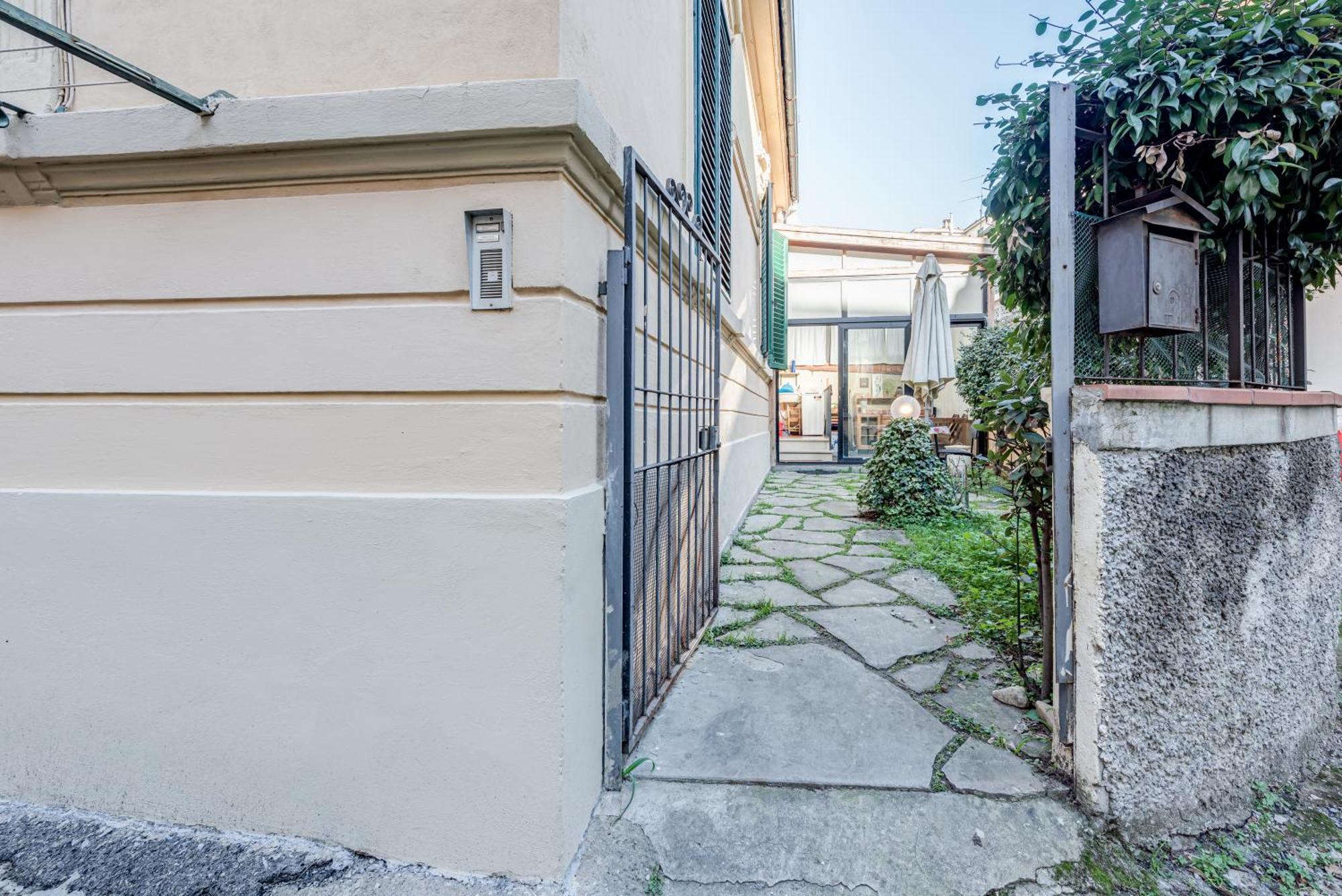 Garden House - Sweet Dreams In Florencia